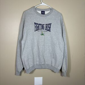 Vintage Notre Dame Crewneck Sweatshirt Sz M 90s Fighting Irish Gray Embrodiered